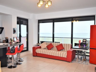 Apartament 3 camere in statiunea Mamaia pe malul lacului