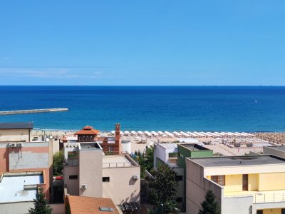 Apartament 2 camere cu vedere la mare de inchiriat in Faleza Nord