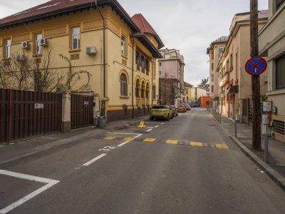 Parcul Carol / Casa individuala / renovata / pretabilă mutării imediate !