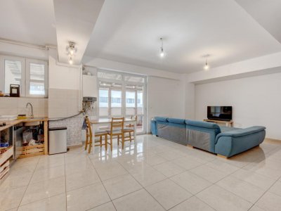 Duplex 4 camere pe două niveluri, terasă și parcare subterană | Titan