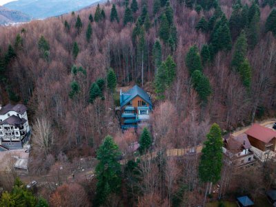 Apartament la parter în Foresti Sinaia – Elegant. Spațios. În inima naturii