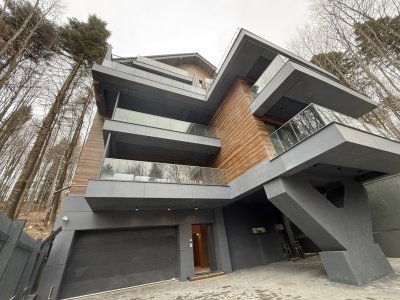 Apartament la parter în Foresti Sinaia – Elegant. Spațios. În inima naturii