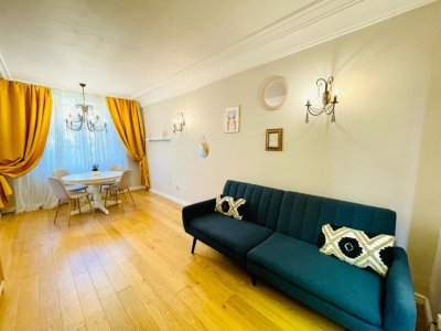 Pajura - Presei, Apartament 3 camere deosebit, centrala proprie.