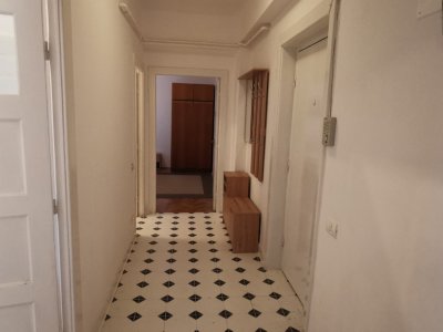  Gradina Botanica , Cotroceni , cu centrala proprie .