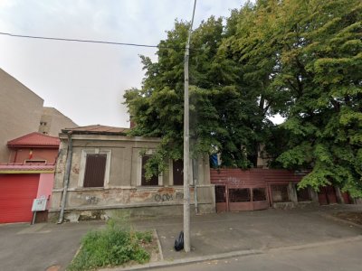 VAND TEREN IN COTROCENI STADAL 1240 MP + 3 VILE RENOVABILE LA CEL MAI BUN PRET