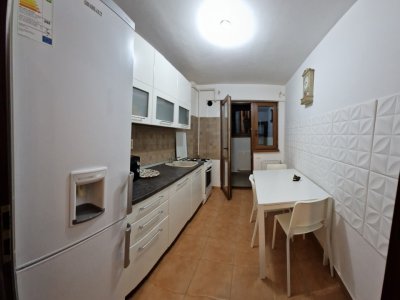 Apartament complet mobilat si utilat - decomandat - loc de parcare suprateran 
