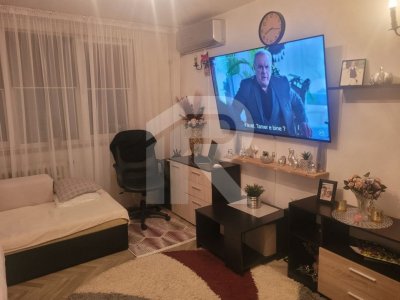 Apartament 3 camere semidecomandat 65 mp, et. 4/4, loc de parcare inclus