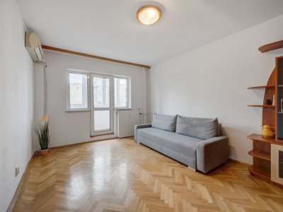 Apartament 3 camere, decomandat, 2 bai, langa Scoala 97
