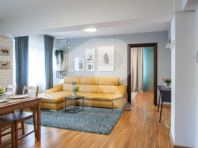 Apartament 3 camere cu centrala proprie