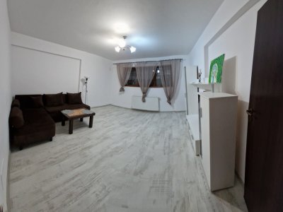 Apartament complet mobilat si utilat - decomandat - loc de parcare suprateran 