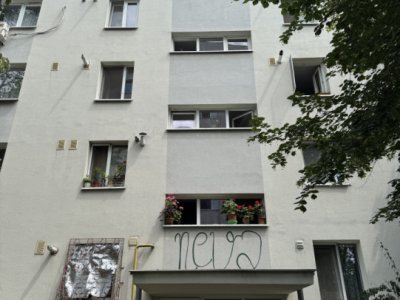 Apartament complet renovat la etajul 1, cu metrou la 5 minute – Balta Albă