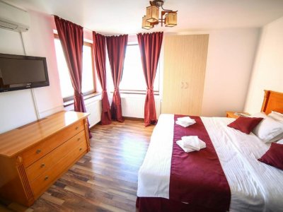 VILA 14 CAMERE, 14 BAI ZONA ROND GEORGE COSBUC, IDEAL  AIRBNB- BIROURI, OCAZIE