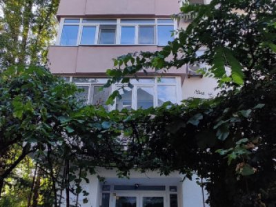 Garsonieră spațioasă și luminoasă, situată pe Str. Emil Gârleanu, la etajul 9/10