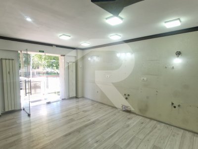 Spațiu comercial , Șoseaua Sălaj, locație cu vad, fost salon infrumusetare !