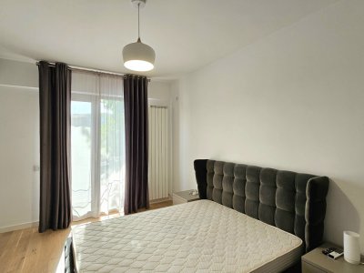 Apartament  - terasa 200 mp-complet cu vedere libera si parcare
