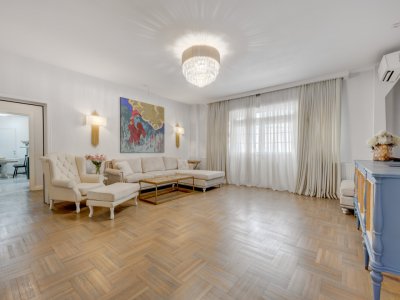 CAROL - EPISCOP CHESARIE, APARTAMENT 250 MP TOTAL, CURTE 250 MP!
