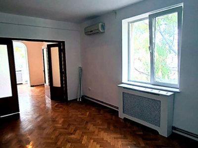Inchiriere Apartament 3 Camere Ultracentral 13 Septembrie - Centrala Proprie
