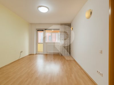 Lacul Tei – Teiul Doamnei, Etaj 3, 2 balcoane , Orientare VEST, Bloc reabilitat