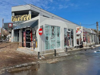 Spatiu comercial stradal | Piata Vitan | 14.4 mp | Vad pietonal | 2 vitrine