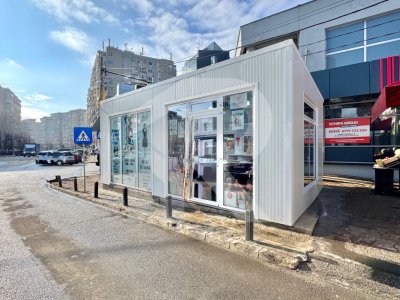 Spatiu comercial stradal | Piata Vitan | 14.4 mp | Vad pietonal | 2 vitrine
