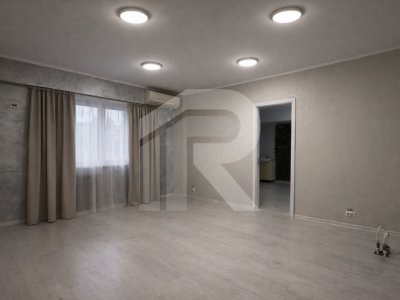 Splaiul Unirii – stradal, 3 camere decomandat, 80 mp - Langa Camera de Comert