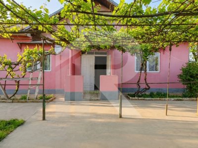 OPORTUNITATE RARA: Casa cu 500 mp Teren in Glina