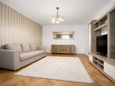 3 camere cu centrala proprie si loc de parcare 