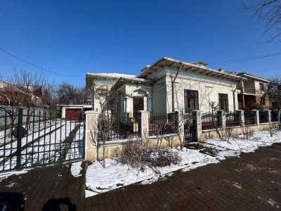 Bd Republicii - Roman - casa consolidata - potential comercial