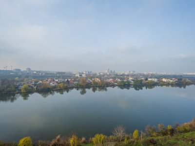 Vedere Unica Catre Lac - Prima Inchiriere