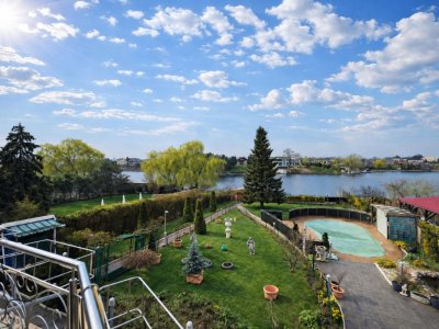Refugiu exclusivist pe malul lacului Snagov – proprietate rară