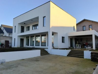 exclusivitate! Vila moderna P+1, patru camere, Valu lui Traian!