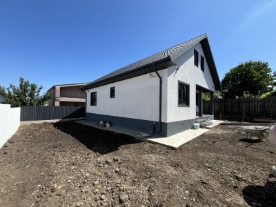 Oportunitate! Casa la sol, 3 camere, posibilitate mansardare, Valu lui Traian!