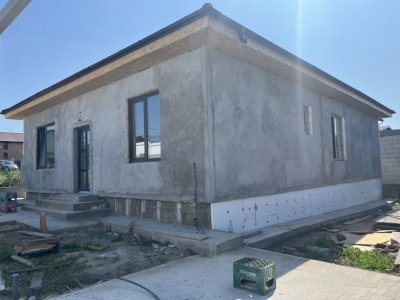 Oportunitate! Casa la sol, 4 camere, 2 bai, predare la cheie, Valu lui Traian!