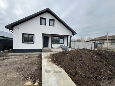 Exclusivitate, casa la sol cu posibilitate de mansardare, 3 camere, Valu lui Tr!