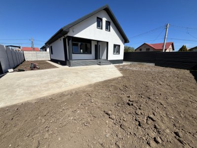 Exclusivitate, casa la sol cu posibilitate de mansardare, 3 camere, Valu lui Tr!