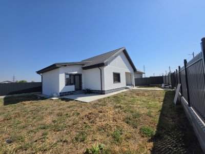 Oportunitate! Casa la sol, 3 camere, teren 420 mp, Valu lui Traian!