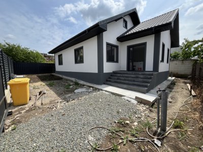 Pret redus, zona deosebita, casa la sol, 3 camere, posibilitate M, Valu lui Tr!