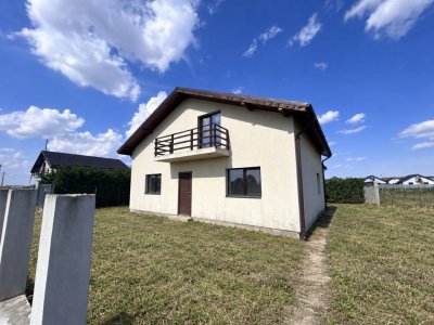Vila individuala cu 4 camere si teren de 400 mp – Domnesti, zona Teghes