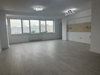 Tomis III - Adamclisi - Apartament cu 3 camere , renovat complet, bloc 2011.