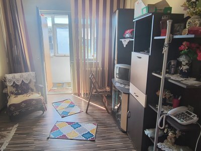 apartament 2 camere semidecomandat – Zona Casa de Cultură, 