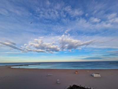 Faleza Nord- Apartament cu 3 camere, cu vedere frontală la mare 