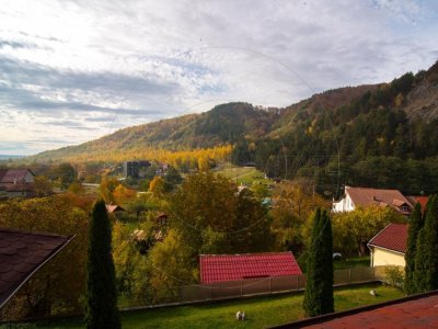 VANZARE / SCHIMB  PENSIUNE in zona de munte, langa Pestera Muierilor