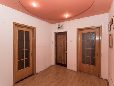 Apartament spatios 4 camere -Trivale-etaj intermediar