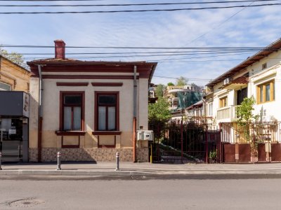 Casă Centrală de Vânzare - Str. Egalității - Pitesti!