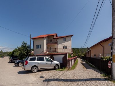 Casa cu 9 camere, pretabila business - Stefanesti, Drumul Morii!