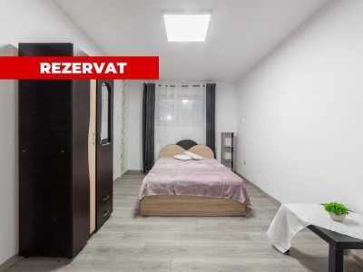 Garsoniera tip studio Pitesti zona Banat-bloc nou!