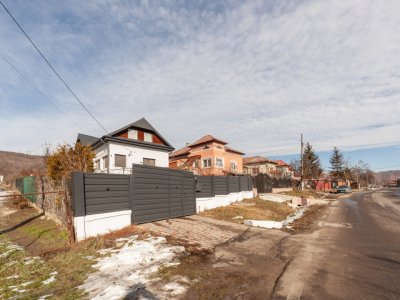 Casă Ștefănești – 1 km de Primărie | Curte mare, zonă liniștită