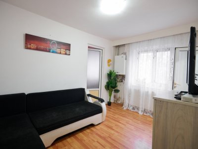 Apartament 3 Camere Trivale, strada Bradului- etaj 1, 