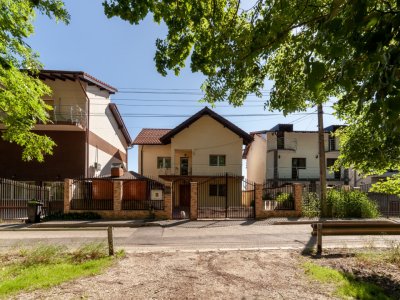 Casa superbă langa pădurea Trivale 