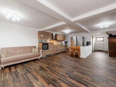 Casa Bradu 3 camere,terase spatioase,sauna proprie